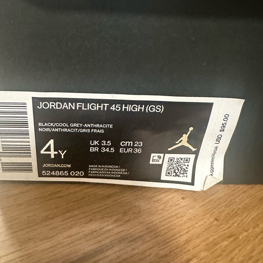 Jordan Flight 45 - Picture 2 of 5